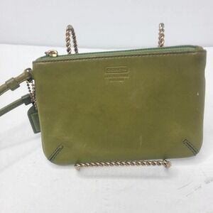 Coach Leatherware Double Corner Zip Leather Wallet Green Wristlet